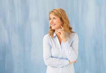 smiling-woman-full-upper-body-shot